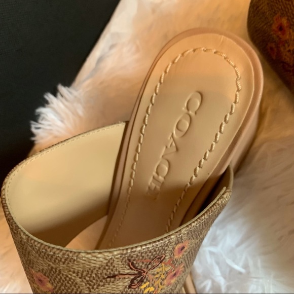 Coach Mae Mule Sig Pra Heel - Picture 15 of 16